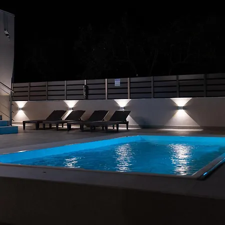 Marroni Retreat - Pool - - Gym Appartement Skotina