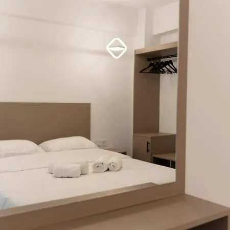 Marroni Retreat - Pool - - Gym Skotina
