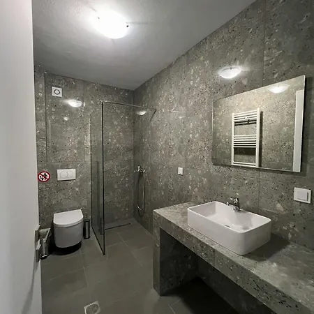 Marroni Retreat - Pool - - Gym Appartement *